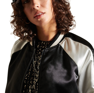 Veste en satin pour femme 2026, haute qualité, 100 % polyester, impression de logo personnalisée, nouveau design avec col montant et décoration appliquée - Product Image 5