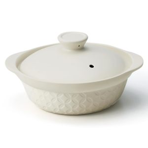 หม้อดอนาบะเซรามิกญี่ปุ่น TAMAKI KOMON ขนาด 1 ลิตร 2 ลิตร สีขาว สีดำ ใช้กับเตาแก๊สแบบเปลวไฟโดยตรง ใช้กับเตาอบได้ หม้อไฟ หม้อตุ๋น ภาชนะสำหรับทำอาหารบนโต๊ะอาหาร - Product Image 1