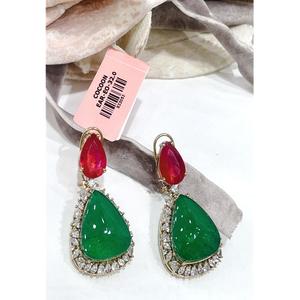 Aretes Largos de Latón Dorado de Alta Calidad con Circonitas Brillantes, Elegantes y Atractivos, para Mujer, Ideales para Fiestas y Eventos Nocturnos, Colección de Moda - Product Image 1