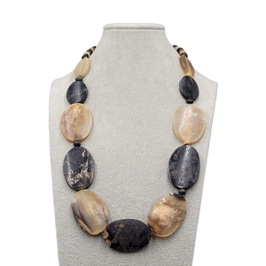 Collar de Moda de Cuerno de Búfalo Natural para Mujer, Ideal para Bodas, Fiestas y Aniversarios, Agrega un Toque Salvaje a tu Compromiso - Product Image 3