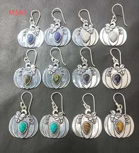 Nueva colección de pendientes de metal de marca de lujo, suministro al por mayor, tamaño personalizado y embalaje disponible, joyería de acero inoxidable - Product Image 3