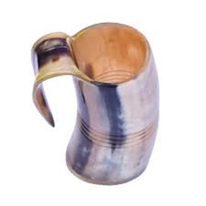 Mug exclusif en corne, fait main, avec gravure personnalisée pour cadeaux d'occasions spéciales - Product Image 1