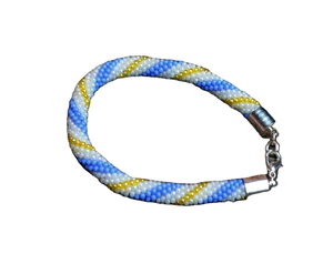 Le Nouveau Standard du Chic : Bracelets Perlés de Luxe Faits Main. Broderie fantaisie, tendance et multicolore. Cadeau idéal pour les anniversaires - Product Image 3