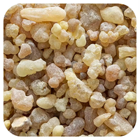 Fournisseur authentique d'huile de résine d'encens en vrac (huile essentielle pure) pour les soins de la peau, prix de gros, quantité en vrac en provenance d'Inde