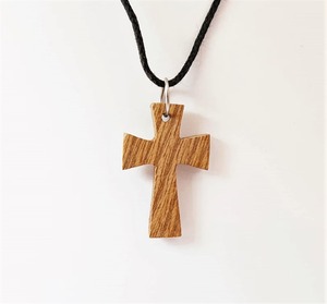 Collar con Colgante de Cruz de Madera, Acabado Natural, Cordón Negro, Joyería Religiosa Sencilla - Product Image 2