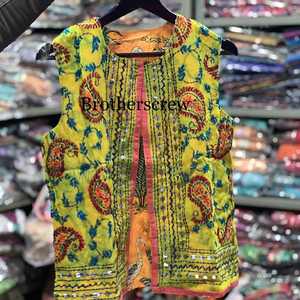 Gilet brodé Phulkari fait main, veste traditionnelle punjabi bohème pour femmes, style vintage, veste brodée Phulkari - Product Image 4