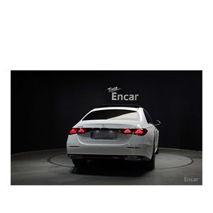 Mercedes-Benz Clase E E200 Avantgarde 2024, 11,710 km, Caja de Cambios Automática, Volante a la Izquierda, Cámara Trasera - Product Image 4