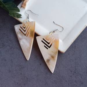 Pendientes Colgantes de Diseño Exclusivo TIMELESS CRAFT para Mujer, de Cuerno de Búfalo Natural, Estilo Clásico Pulido, Tacto Real, para Fiestas y Eventos - Product Image 3