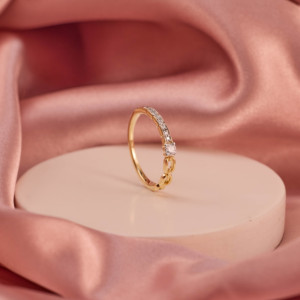 Bague solitaire ronde en or avec diamant de laboratoire pour fiançailles, mariage et cadeau d'anniversaire - Product Image 6