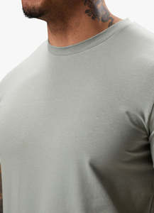 Camiseta de Cuello Redondo para Hombre, Color Gris Claro, 100% Algodón, Tejido Antiarrugas, Corte Regular Informal - Product Image 5