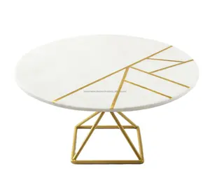 金色几何设计大理石蛋糕架，带金属支架蛋糕盘，带玻璃圆顶蛋糕盖，用于派对婚礼之家