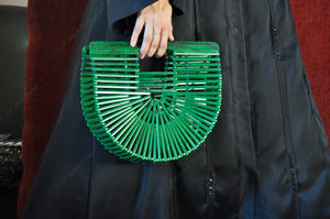 Bolso de Mano Tipo Clutch de Acrílico Verde de Lujo, Diseño en Forma de Abanico, para Fiestas, Bodas, Eventos, con Estuche Rígido, para Mujer - Product Image 3