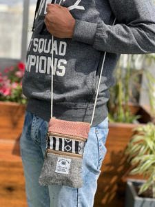 Pochette à bandoulière en chanvre de l'Himalaya multi-poches faite à la main petit sac à bandoulière écologique Style Boho voyage cou portefeuille inde - Product Image 3