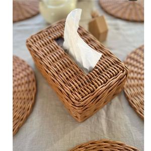 Porta pañuelos metálico de lujo personalizado, cuadrado, con detalles en latón, para hoteles y restaurantes. - Product Image 1