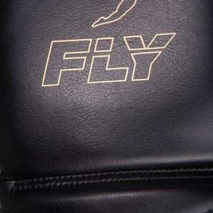 ถุงมือฝึกซ้อมมวยรุ่นใหม่ล่าสุด Fly Super Lace ถุงมือมืออาชีพ สวมใส่สบายเป็นพิเศษ ทนทาน ผลิตจากหนังเทียม - Product Image 3