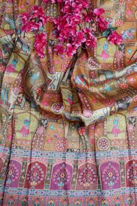 Tissu en viscose pure jacquard beige camel à imprimé ethnique et paysager avec bordure ornementale pour la confection de Kurtis de créateurs - Product Image 4