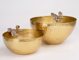 Bols en métal doré martelé de qualité supérieure, faits à la main, décoratifs et glamour, avec accents floraux argentés, élégant accent décoratif pour la maison - Product Image 1