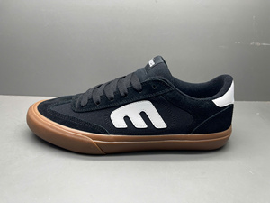 Baskets décontractées vulcanisées pour hommes, tige en cuir pleine fleur de qualité supérieure, semelle extérieure en caoutchouc antidérapante, fabricant de chaussures en gros OEM - Product Image 1