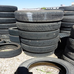 Pneus de camion d'occasion solides LT285/75R16-10PR en stock à prix abordable pour camions et VUS – Livraison rapide, commandes en gros - Product Image 4