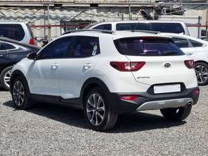 White Used 2019 Stonic Compact SUV 5 Door <b>City</b> Car Roof Rails Economical Diesel Korean Used Car <b>Second</b> <b>Hand</b> Car Best Quality - Product Image 2