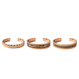 กำไลข้อมือทองแดงลายนูนสไตล์วินเทจ ดีไซน์ลายดอกไม้ประณีตเพื่อสุขภาพ - Product Image 6