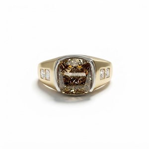 Anillo de Sello de Dos Tonos en Oro de 14K y Platino PT950 con Diamante de Laboratorio de 4.50CT Corte Cojín y Piedras Laterales Princesa - Product Image 1