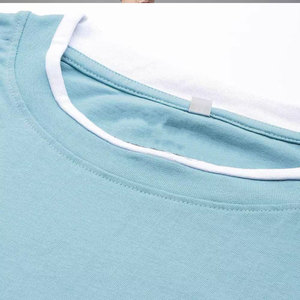 เสื้อยืดแขนยาวผู้ชายสีฟ้าอ่อน คอโอ ทรงปกติ แต่งขอบตัดสี ผ้าถักเนื้อนุ่ม สไตล์ลำลอง - Product Image 6