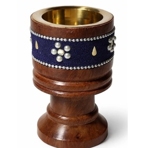 Quemador de Incienso de Latón Premium con Diseño de Rejilla Ornamentada, Hecho a Mano, para Uso en Todas las Estaciones - Product Image 2