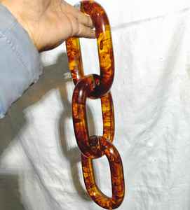 Cadenas de resina personalizables de gran tamaño y colores claros, disponibles en varios colores. - Product Image 1