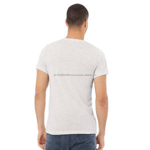 Camiseta de Manga Corta Clásica de Corte Regular Premium con Cuello en V para Hombre - Product Image 3