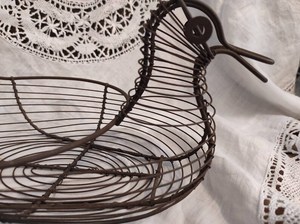 Vintage French wire basket for <b>eggs</b>, bird shaped - Product Image 6