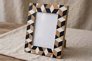 กรอบรูปโมเสค MDF ทำมือ ลายเรขาคณิตสีดำขาว รูปทรงลูกบาศก์ 3 มิติ ผลิตพิเศษในอินเดีย - Product Image 6