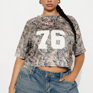 قميص نسائي قصير بنمط التمويه، جيرسي فضفاض للشارع، قميص كرة القدم الأمريكية بأكمام قصيرة، تصميم خاص بالعلامة التجارية الخاصة، متوفر بالجملة - Product Image 1