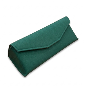 กล่องใส่แว่นตาแม่เหล็กสามทบผ้าหนังนิ่มลายเอเพ็กซ์ - Product Image 1