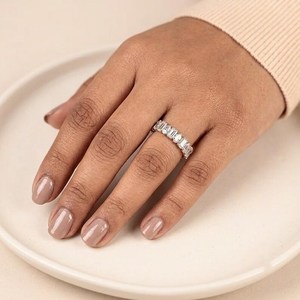 Bague d'éternité pour femme en or massif 10K 14K 18K avec diamants de laboratoire taille poire et taille émeraude, couleur E, clarté VVS - Product Image 6