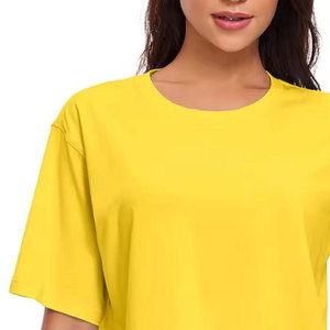 Camiseta clásica para mujer, ligera, informal, a la moda, cómoda, con cuello redondo, estilo urbano para uso diario. - Product Image 6