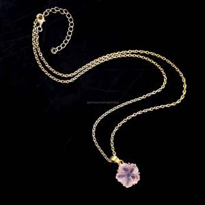 Pendentif en forme de fleur de quartz rose naturel, collier en pierre précieuse sculptée pour femmes, cadeau d'anniversaire, bijoux à la mode, vente en gros - Product Image 4