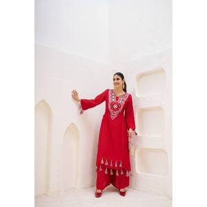 SP Designer <b>White</b> Party Wear Ethnic Top and Bottom Size L with Thread & Real Mirror Work Accessories - Product Image 4