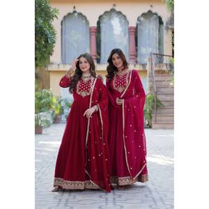 Vestido de Chifón con Corte en A y Dupatta con Bordado de Lentejuelas para Fiestas - Product Image 3