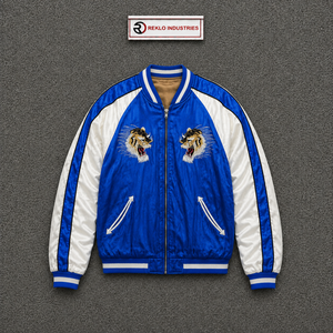 Veste universitaire personnalisée en satin bleu roi avec manches contrastantes blanches, broderie double tête de tigre de qualité supérieure, veste bomber de luxe pour le baseball - Product Image 5