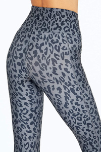 Pantalones de Yoga y Fitness de Poliéster para Mujer al por Mayor, Leggings Estampados Baratos, de Secado Rápido, Impermeables y Elásticos en Cuatro Direcciones - Product Image 3