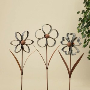 Piquet de jardin en métal rouillé à tige unique, décoration minimaliste pour l'extérieur, accent décoratif pour plantes - Product Image 3