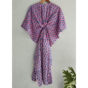 Robe longue kaftan rose à imprimé floral fait main pour femme, col en V, coupe ample, en coton, style bohème, pour l'été - Product Image 1