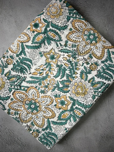 Tela de Algodón Ligera y Ecológica con Estampado Floral Verde, Estilo Sanganeri Indio, para Confección de Vestidos, Costura y Acolchados para Niños y Niñas - Product Image 4