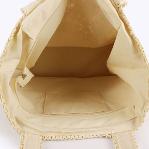 Diffusez de la confiance à chaque sortie avec ce sac polyvalent en fil naturel, conçu pour un look épuré et professionnel. - Product Image 5