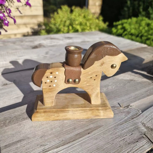 Centre de table en bois sculpté traditionnel en forme de cheval pour la décoration ethnique de la maison et l'affichage sur table de style antique - Product Image 1