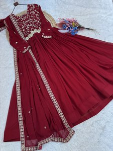 Robes de mariée en georgette aux designs indiens traditionnels modernes pour femmes, robes élégantes à prix abordable - Product Image 6