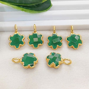 Dijes de Ónix Verde en Forma de Estrella, Electrochapados, 10 mm, Briolette de Estrella, Cobre Electrochapado, para Fabricación de Joyería, Dije de Ónix Verde Hecho a Mano - Product Image 1