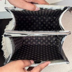 Lot de 6 sacs de transport exclusifs en cuir de vachette de haute performance faits à la main de grande capacité personnalisés de qualité supérieure avec poignée - Product Image 6