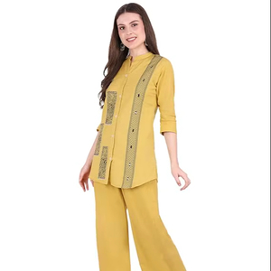ชุดเซ็ตสีเหลือง SAZU สำหรับผู้หญิง ประกอบด้วยเสื้อคอจีนและกางเกงขายาวทรงปาลาซโซ ผลิตจากผ้าคอตตอนผสม ดีไซน์หรูหรา - Product Image 1